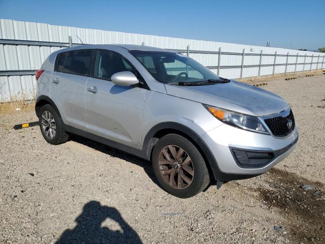 VIN KNDPBCAC5G7864076 2016 KIA Sportage, LX no.4