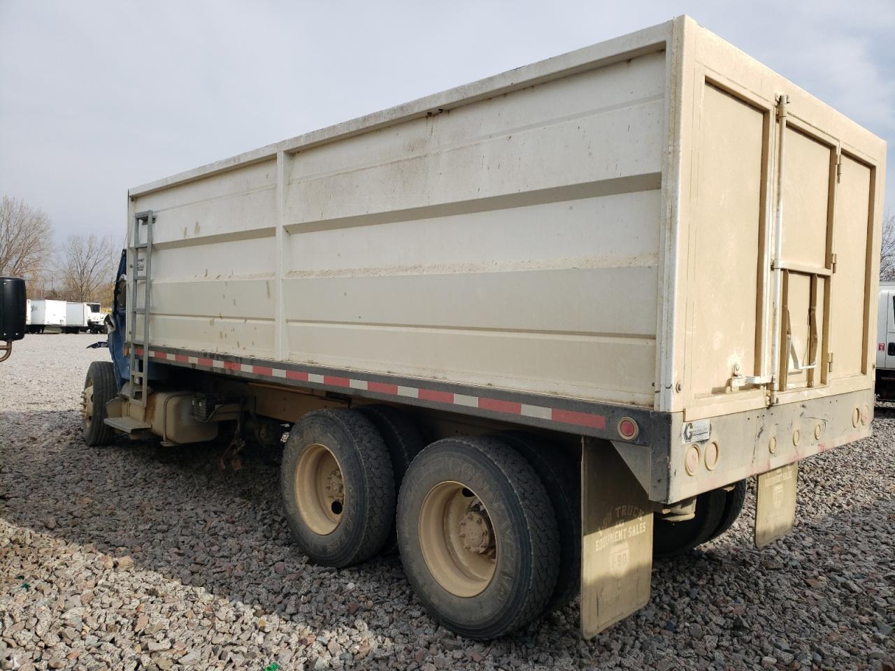 Lot #3024181821 2004 FREIGHTLINER M2 106 HEA