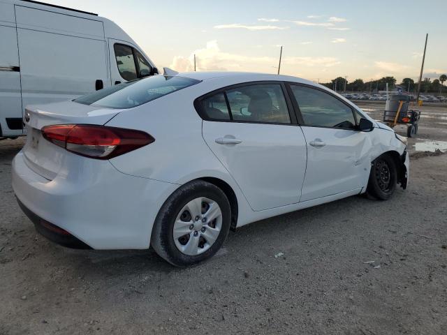 VIN 3KPFK4A70HE069006 2017 KIA Forte, LX no.3