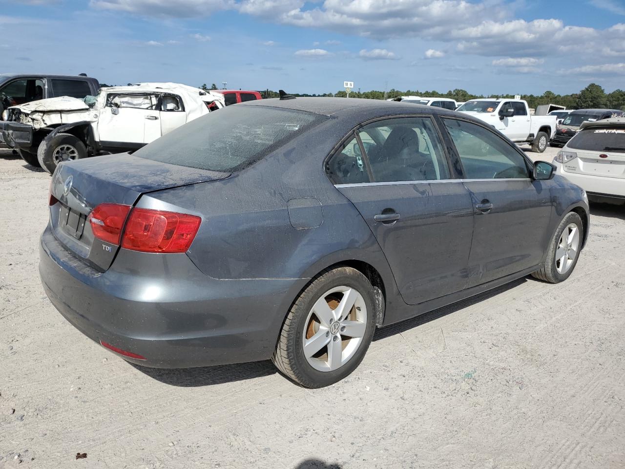 Lot #3049477677 2013 VOLKSWAGEN JETTA TDI