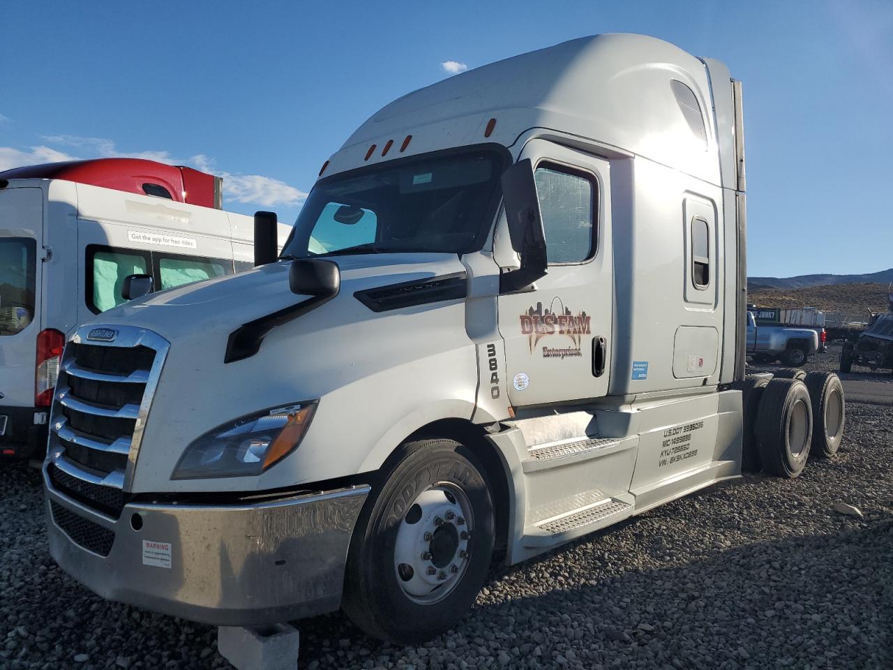 Lot #2961955211 2019 FREIGHTLINER CASCADIA 1