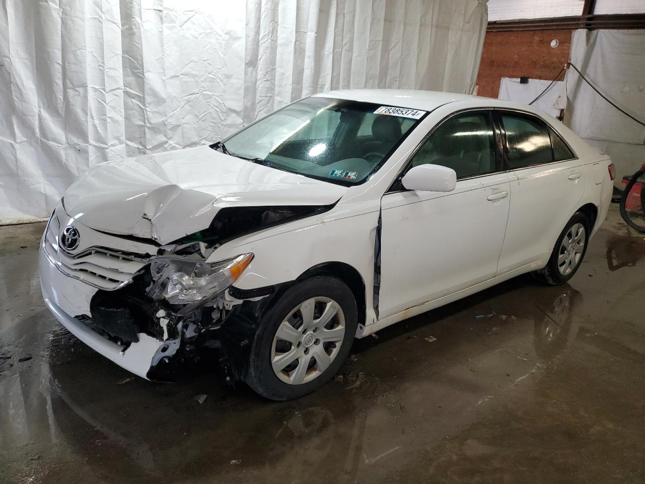 TOYOTA CAMRY BASE