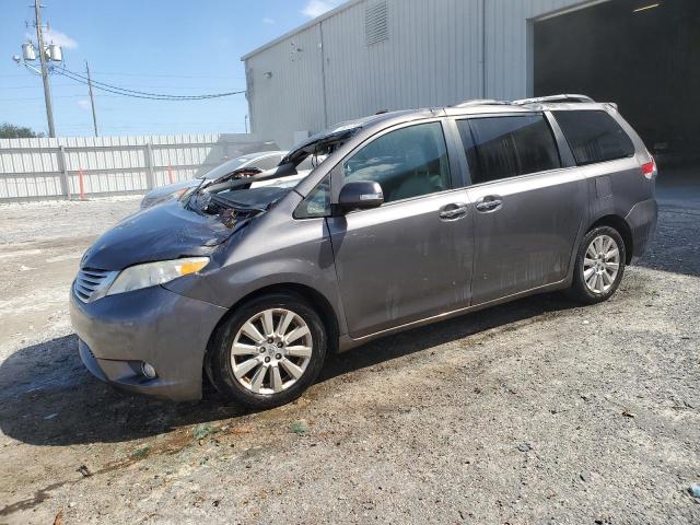 VIN 5TDDK3DC5ES078070 2014 Toyota Sienna, Xle no.1