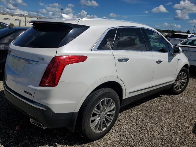 VIN 1GYKNCRS8KZ134618 2019 Cadillac XT5, Luxury no.3