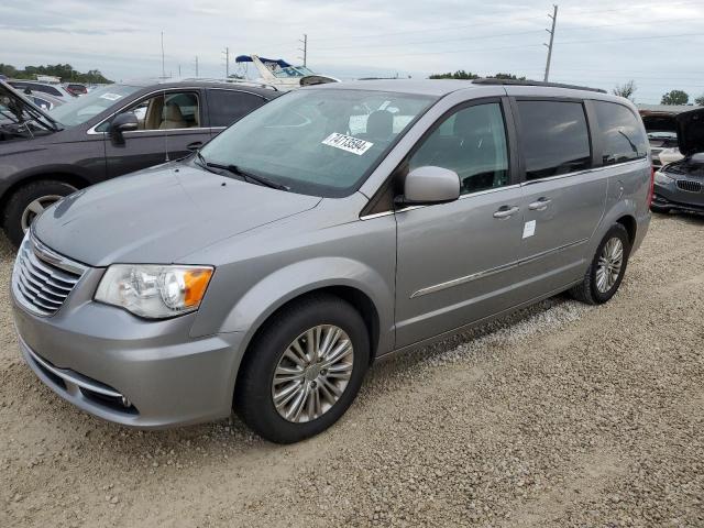 VIN 2C4RC1CG9FR697051 2015 Chrysler Town and Countr... no.1