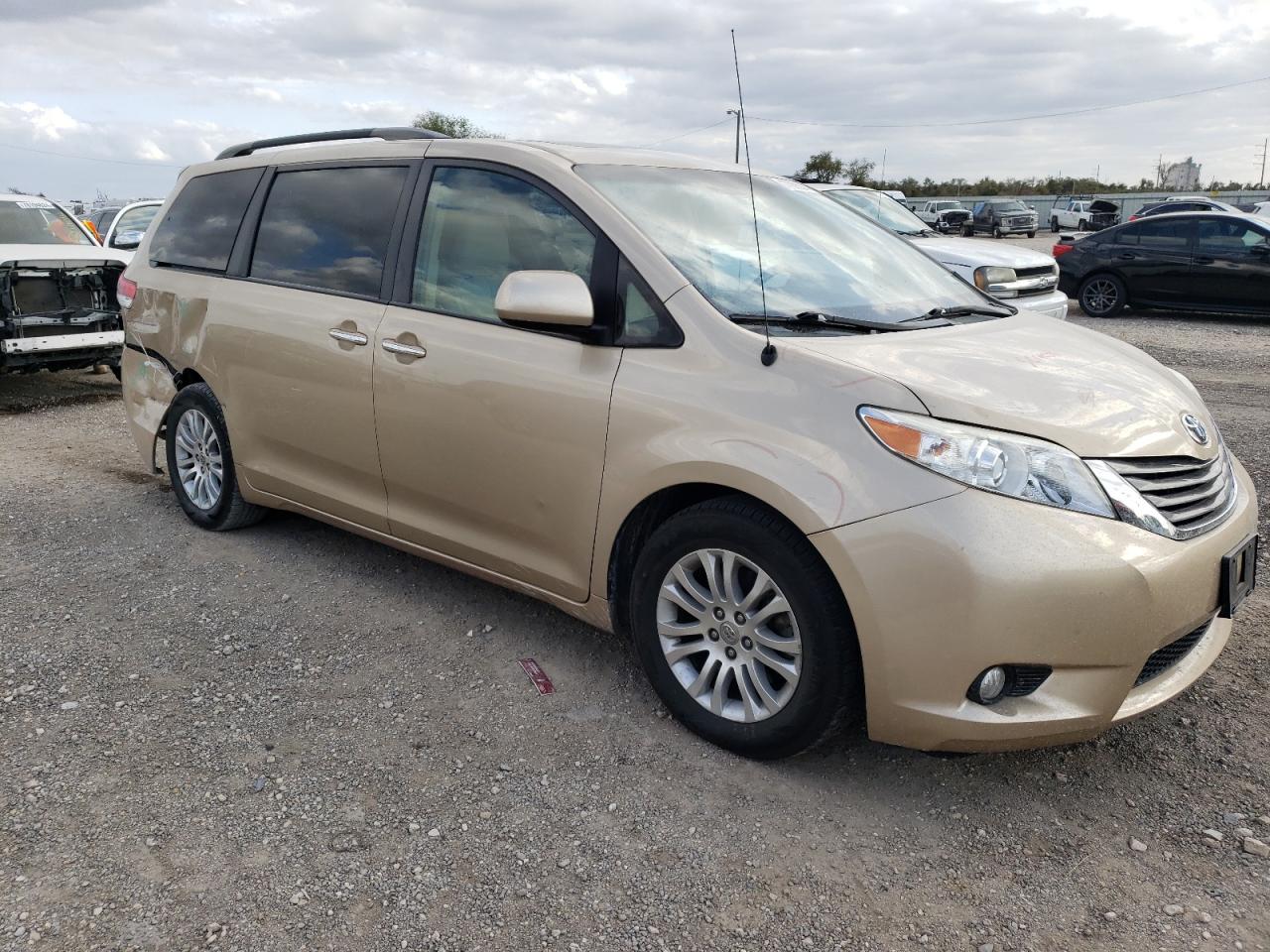 Lot #2953145735 2014 TOYOTA SIENNA XLE