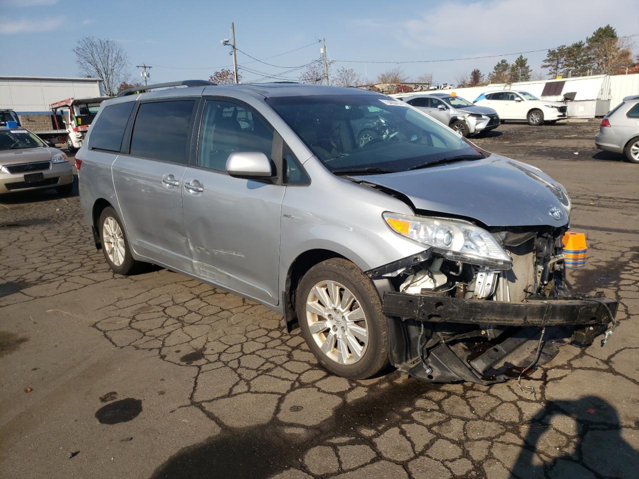 Lot #3027005793 2016 TOYOTA SIENNA XLE