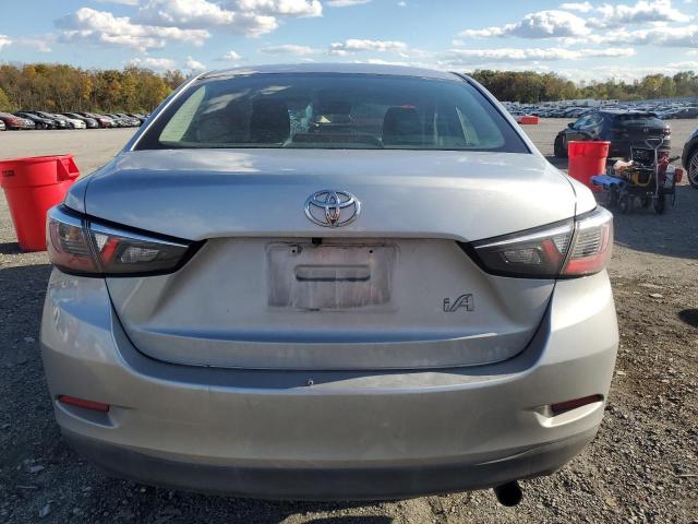 VIN 3MYDLBYV7JY315438 2018 Toyota Yaris no.6