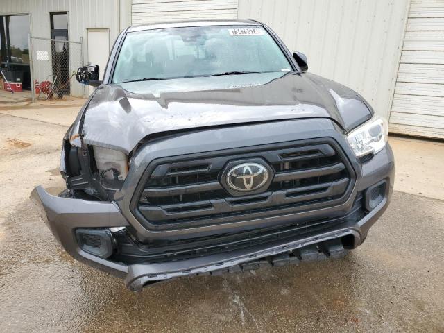 VIN 5TFAX5GN4JX121055 2018 Toyota Tacoma, Double Cab no.5