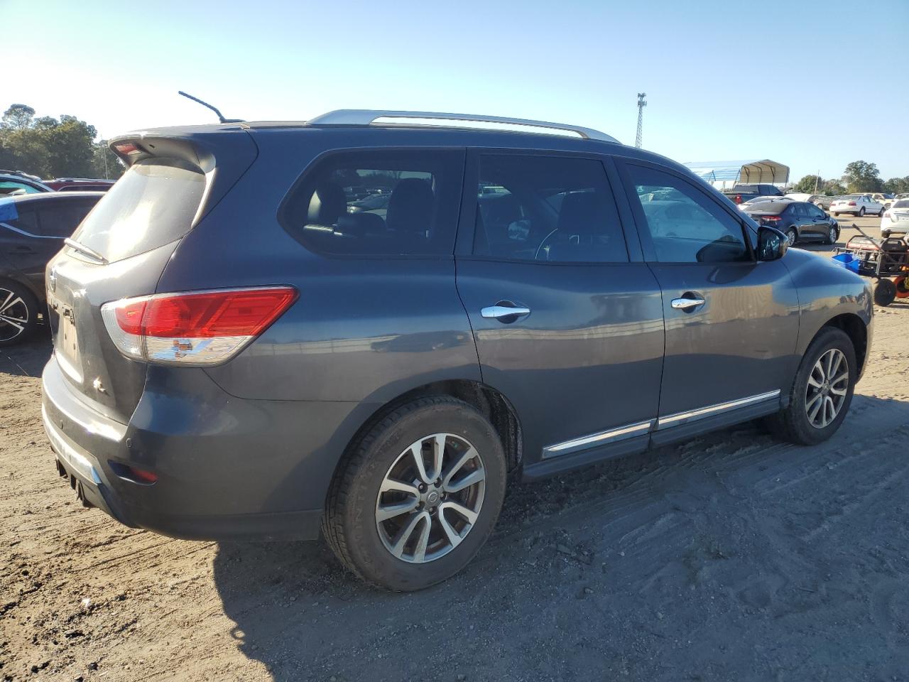 Lot #2902400206 2013 NISSAN PATHFINDER