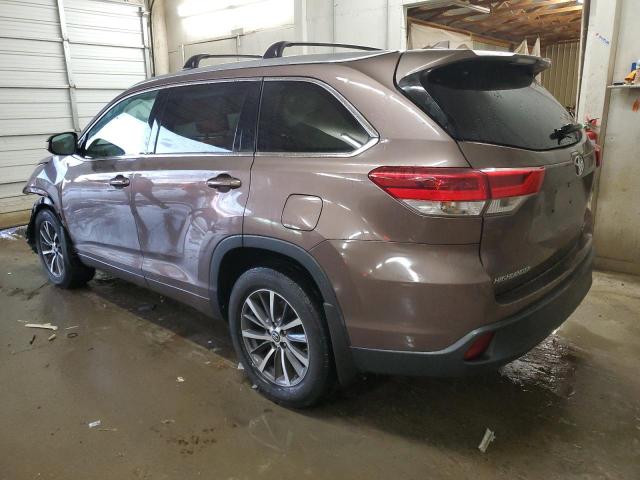 VIN 5TDJZRFH3HS405631 2017 Toyota Highlander, SE no.2