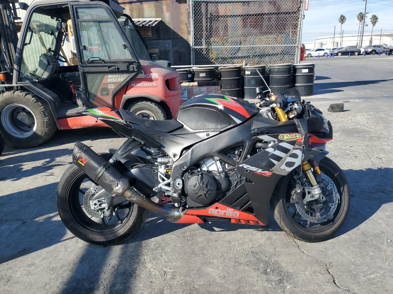  Salvage Aprilia RSV4 1100