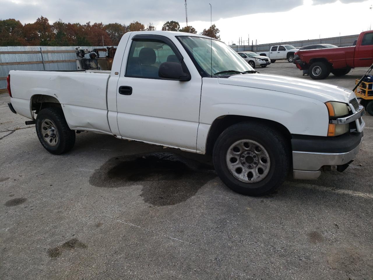 Lot #2955311519 2005 CHEVROLET C1500 SILV