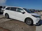 TOYOTA SIENNA LE снимка