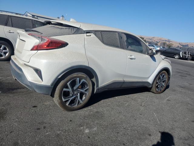 TOYOTA C-HR XLE 2018 white  gas NMTKHMBX6JR036775 photo #4