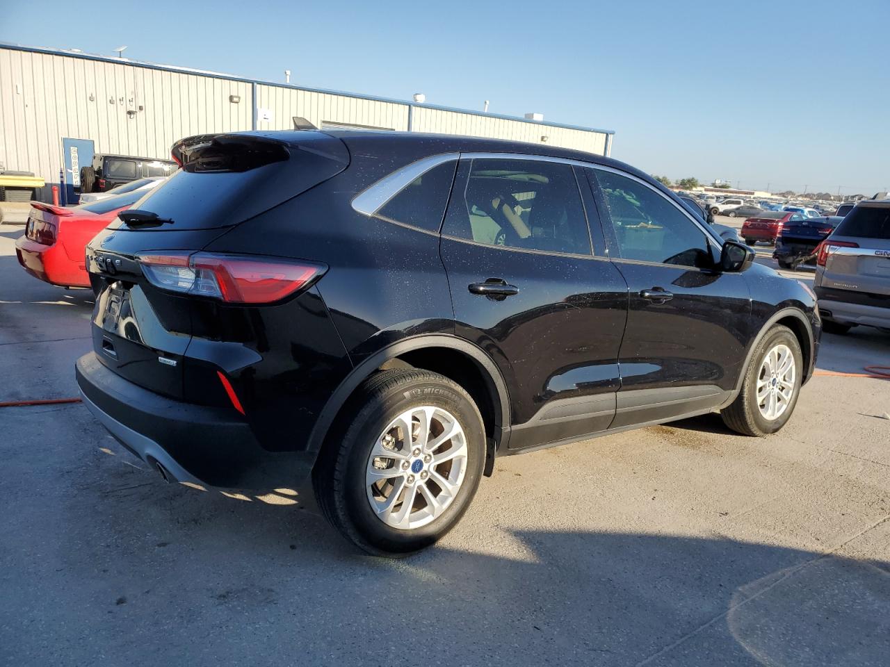 Lot #2953095618 2020 FORD ESCAPE SE