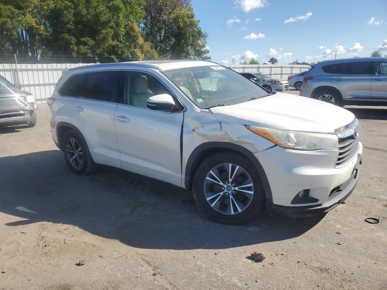 Lot #2928616816 2016 TOYOTA HIGHLANDER