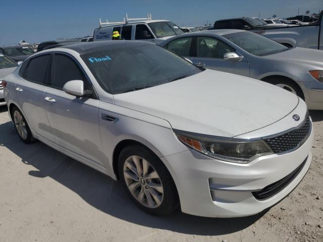 VIN 5XXGU4L32GG080281 2016 KIA Optima, EX no.4