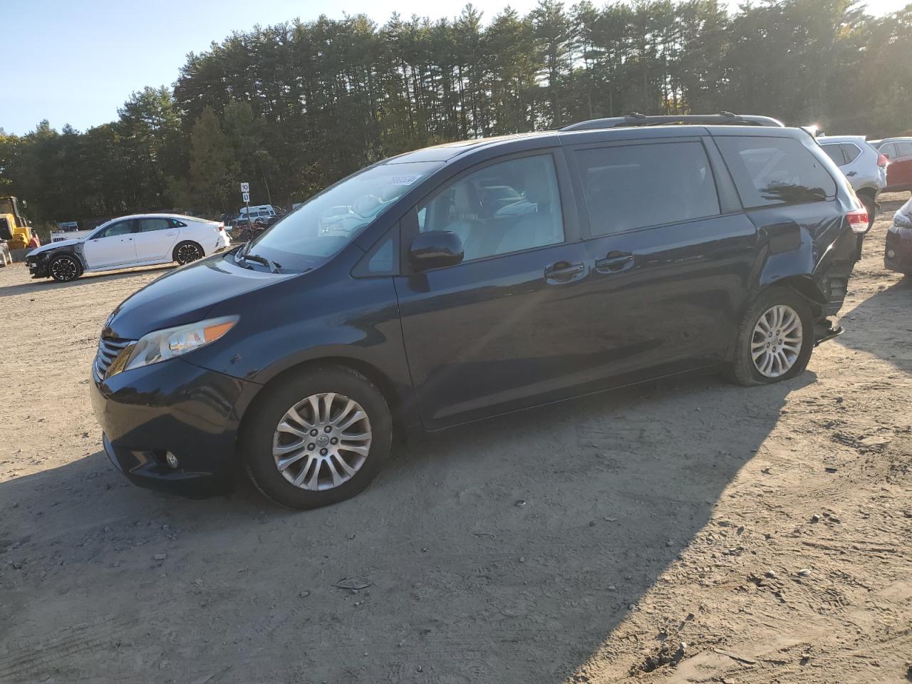 TOYOTA SIENNA XLE 2012 teal  gas 5TDYK3DC9CS241558 photo #1