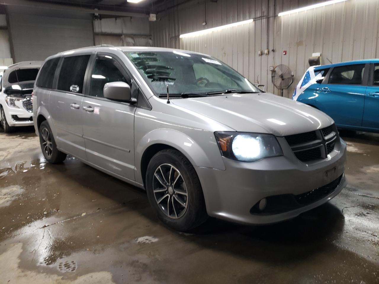 Lot #2926252499 2017 DODGE GRAND CARA