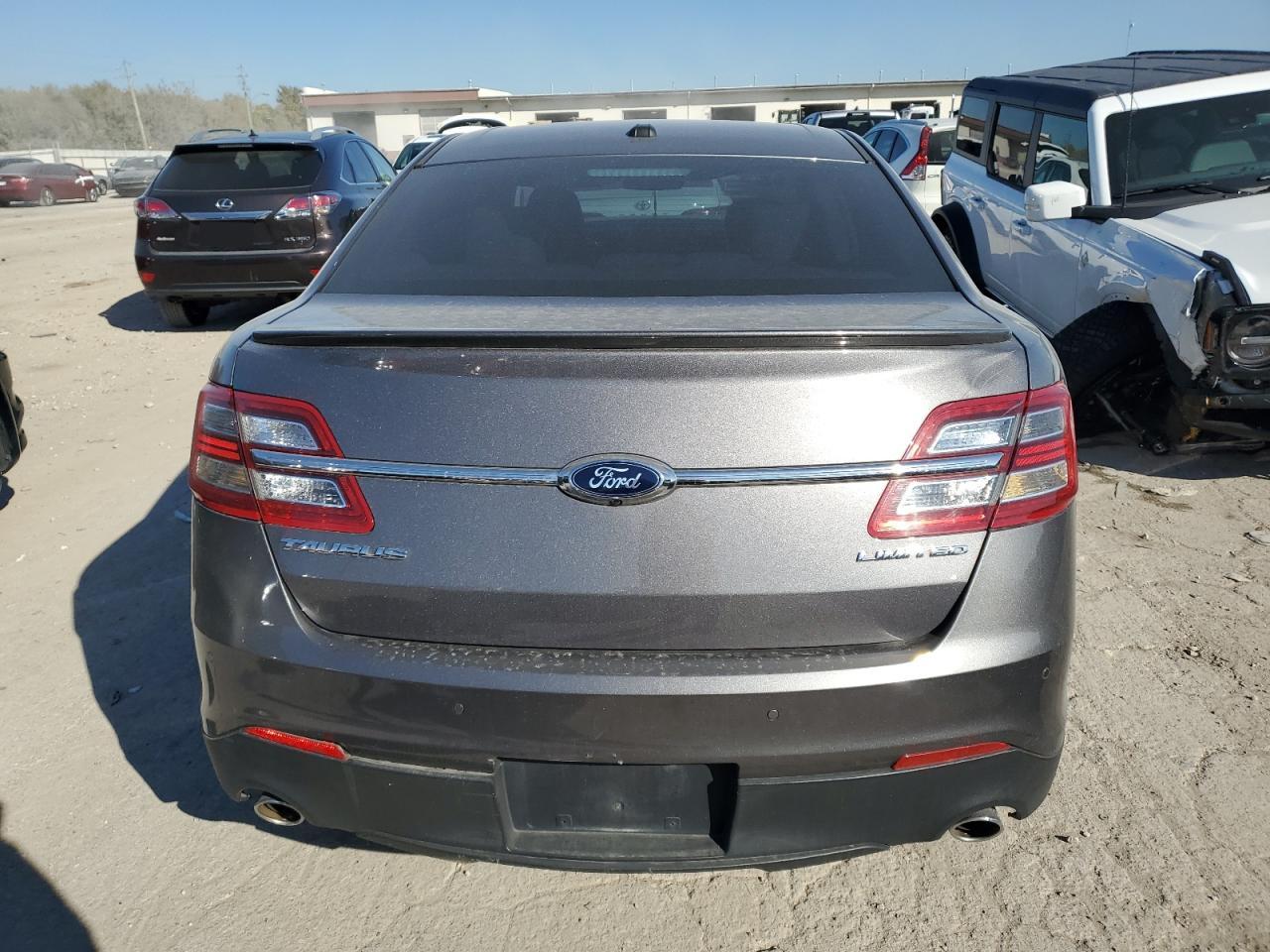 Lot #3022763295 2013 FORD TAURUS LIM