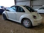 VOLKSWAGEN NEW BEETLE снимка