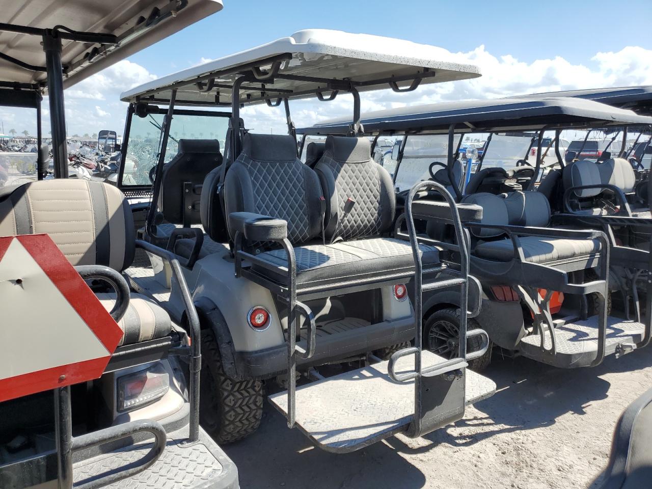 Lot #2986854105 2022 ICON GOLF CART