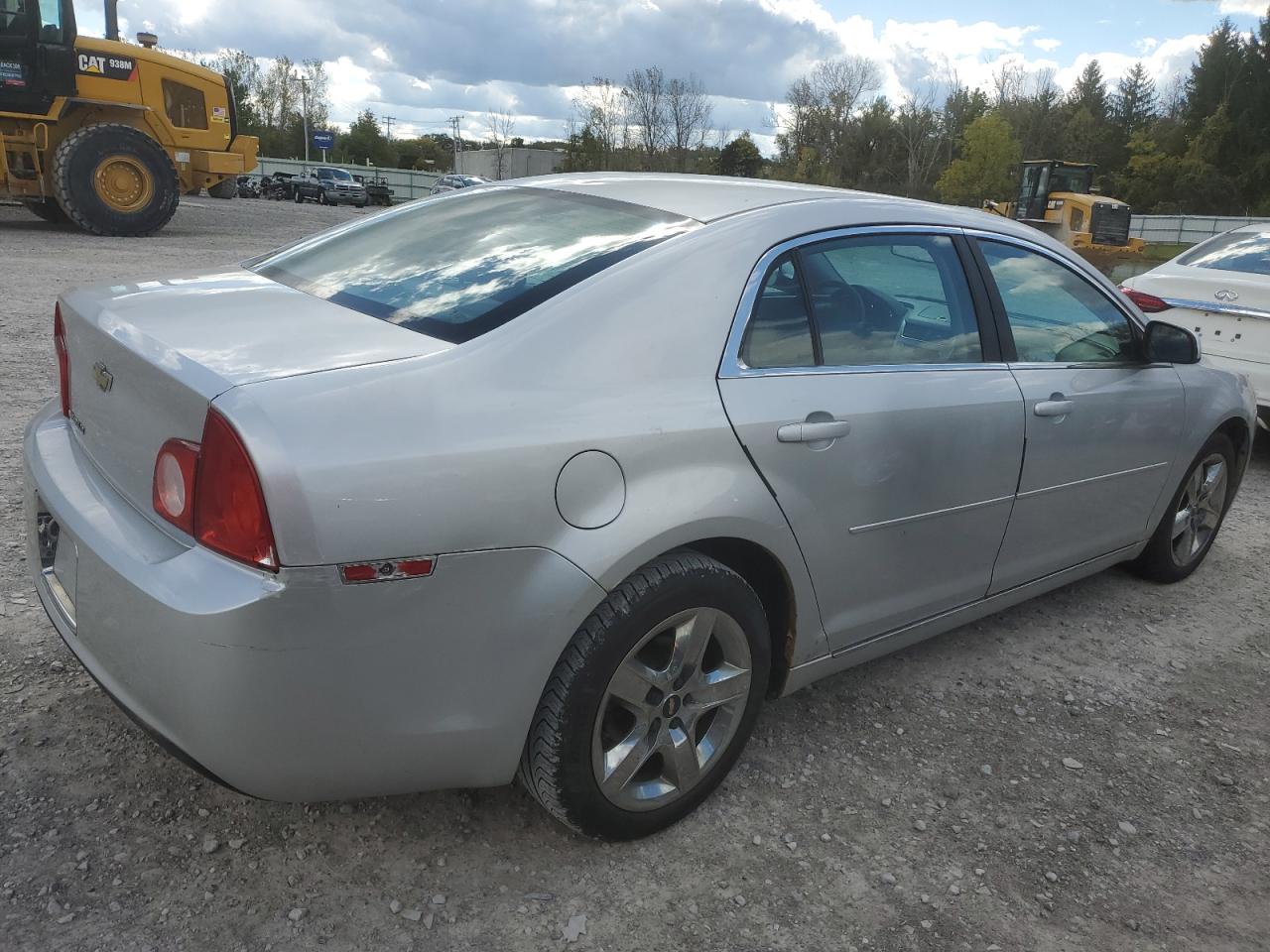 CHEVROLET MALIBU 1LT 2010 silver sedan 4d gas 1G1ZC5EBXAF168239 photo #4