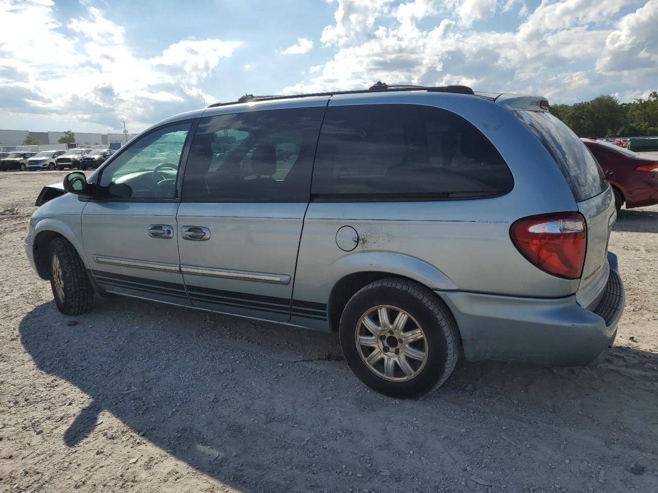 Lot #2974776058 2005 CHRYSLER TOWN & COU