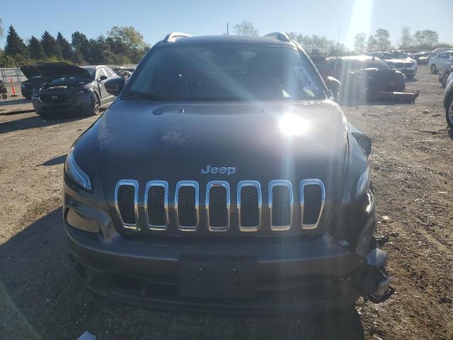 VIN 1C4PJMCB7HW537764 2017 Jeep Cherokee, Latitude no.5