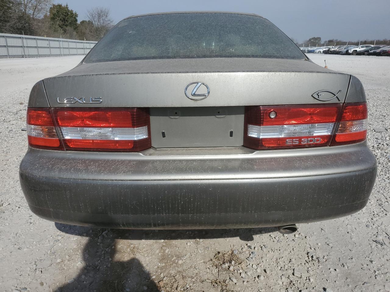 Lot #2939993020 2000 LEXUS ES 300