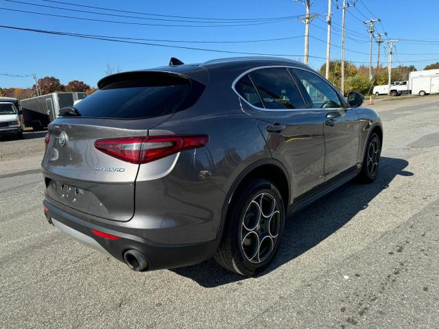 VIN ZASFAKBN5J7B81527 2018 Alfa Romeo Stelvio, TI no.4