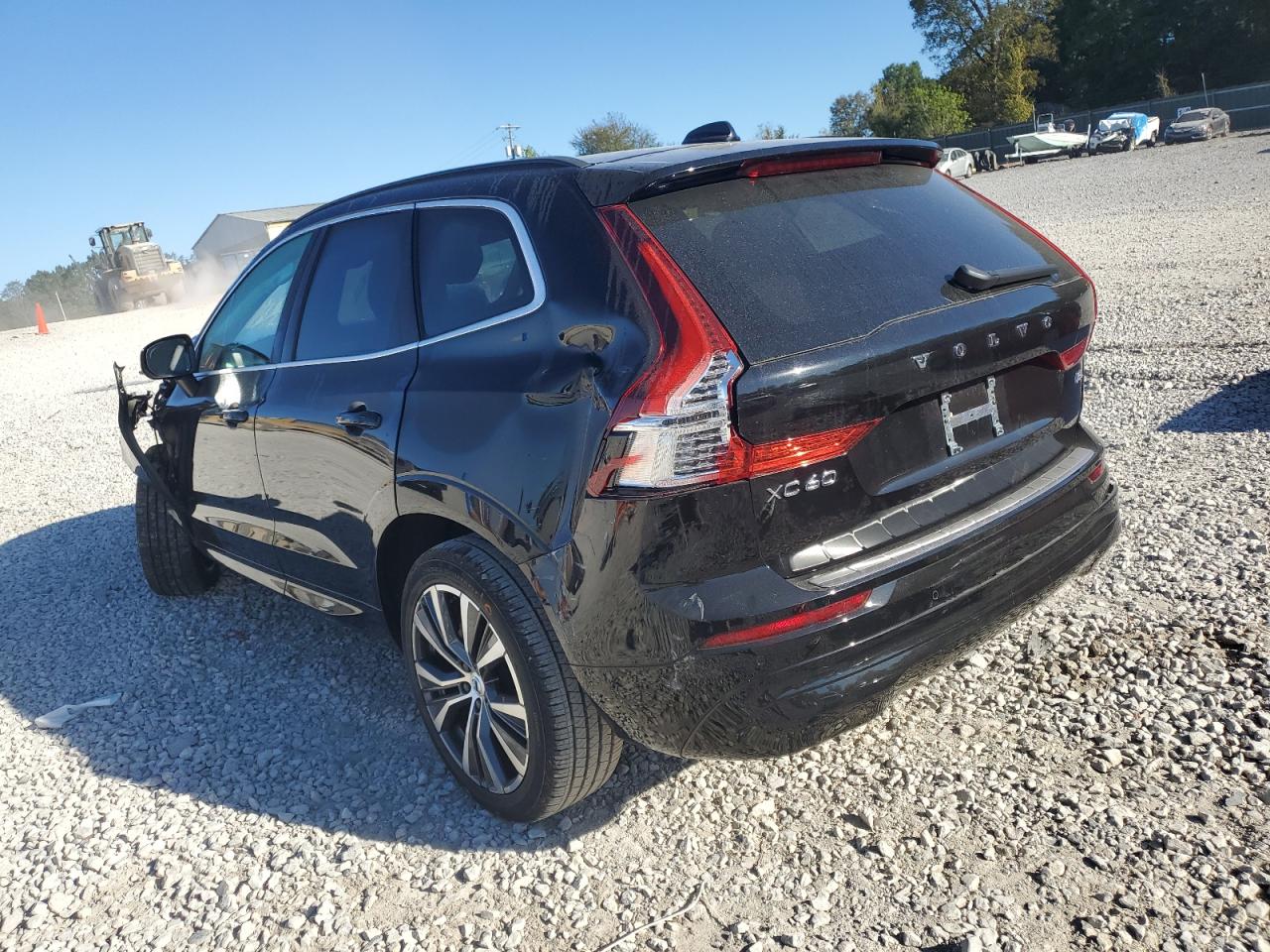 Lot #2943196399 2022 VOLVO XC60 B5 MO