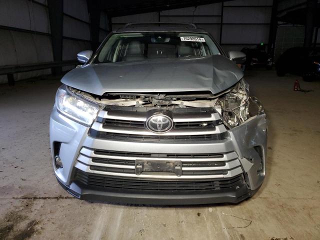 VIN 5TDJZRFH8HS402000 2017 Toyota Highlander, SE no.5