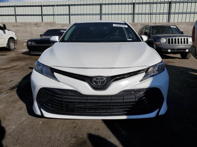 VIN 4T1B11HK7JU140747 2018 TOYOTA CAMRY no.5