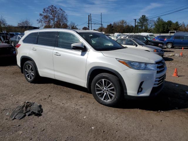 VIN 5TDJZRFH3JS529064 2018 Toyota Highlander, SE no.4