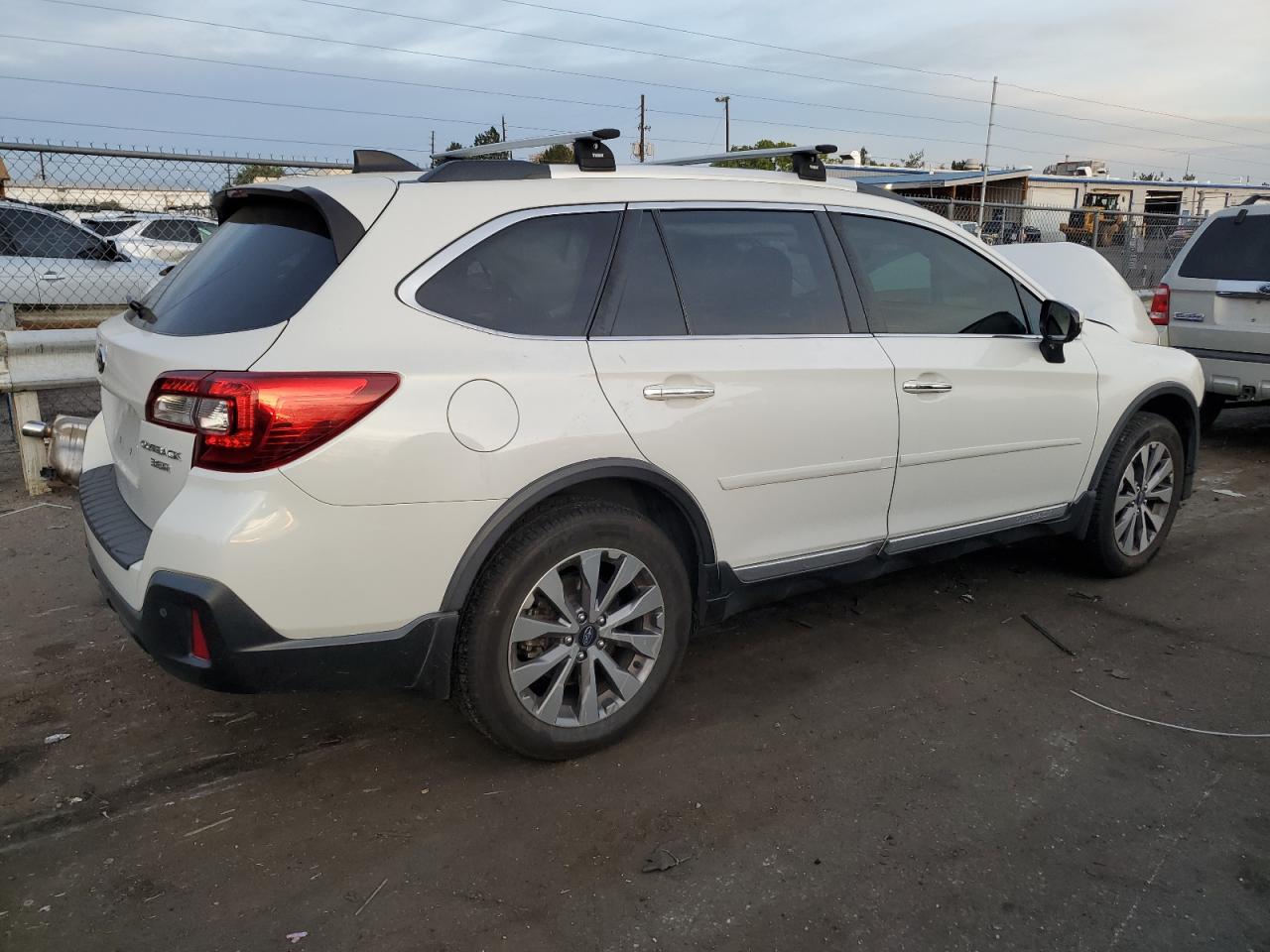 Lot #2909965073 2018 SUBARU OUTBACK TO