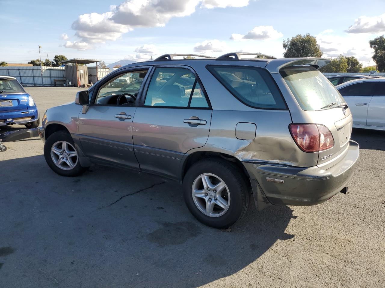 Lot #2986351179 2000 LEXUS RX 300