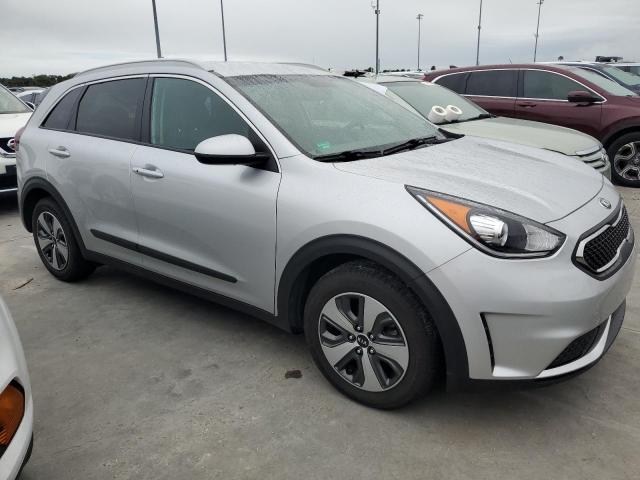 VIN KNDCB3LCXJ5125588 2018 KIA Niro, FE no.4