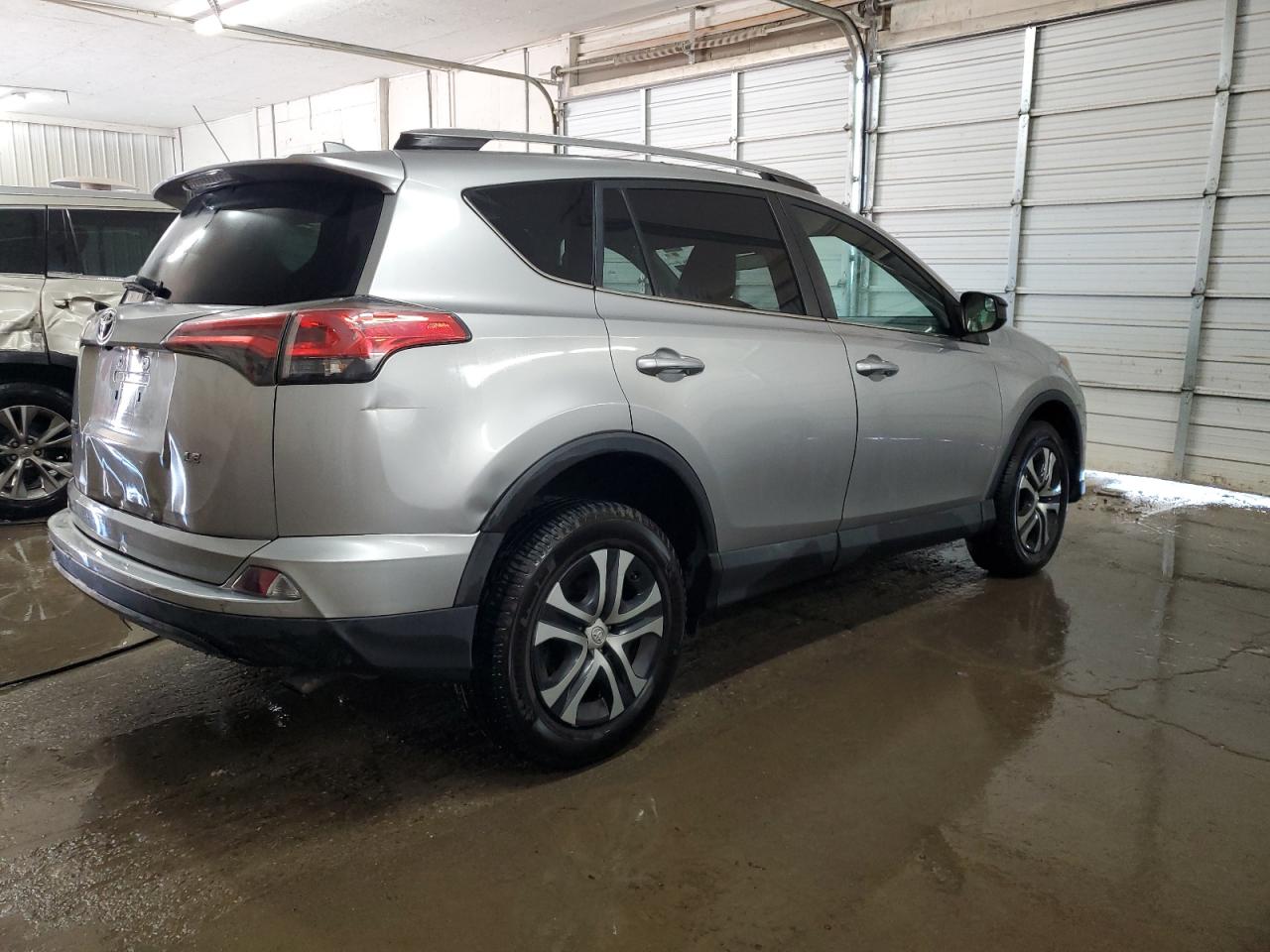 Lot #2955321648 2017 TOYOTA RAV4 LE