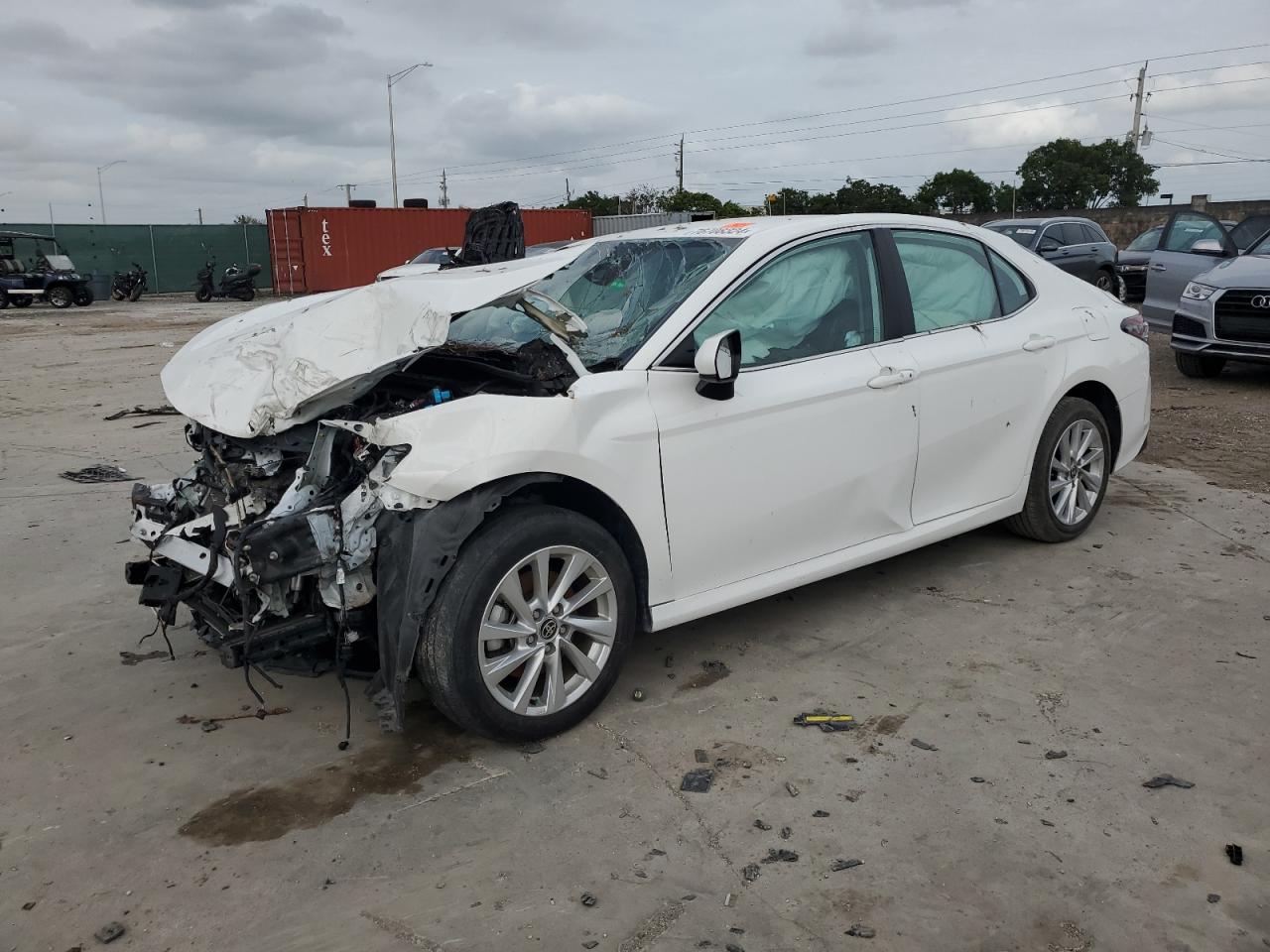 TOYOTA CAMRY LE