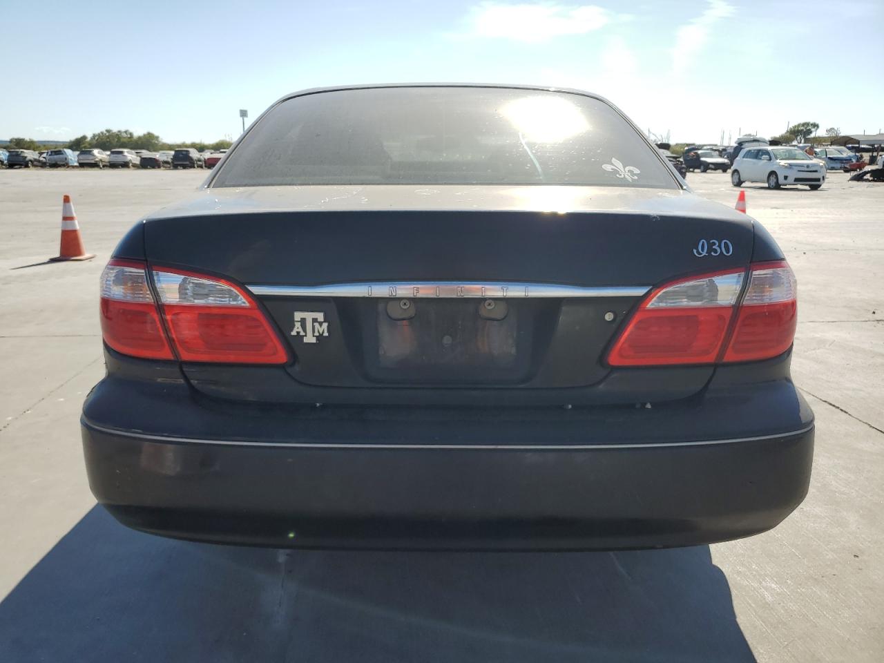 Lot #3040702784 2001 INFINITI I30