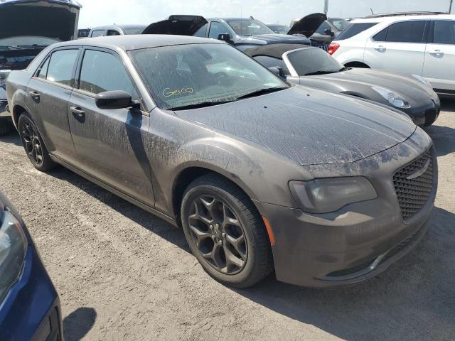 VIN 2C3CCARG5KH691085 2019 Chrysler 300, Touring no.4