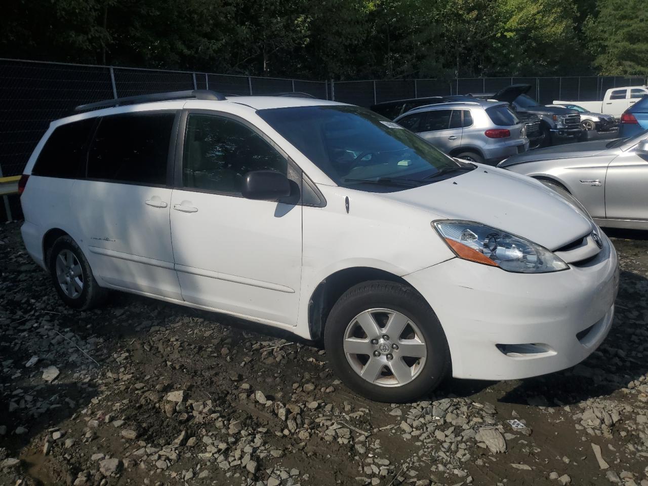 Lot #3024161812 2010 TOYOTA SIENNA CE