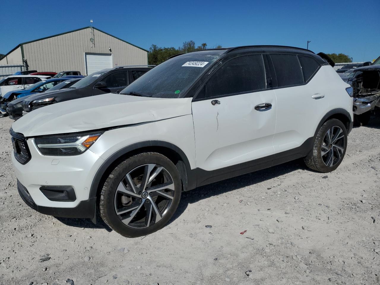 Lot #2975987262 2019 VOLVO XC40 T5 R-