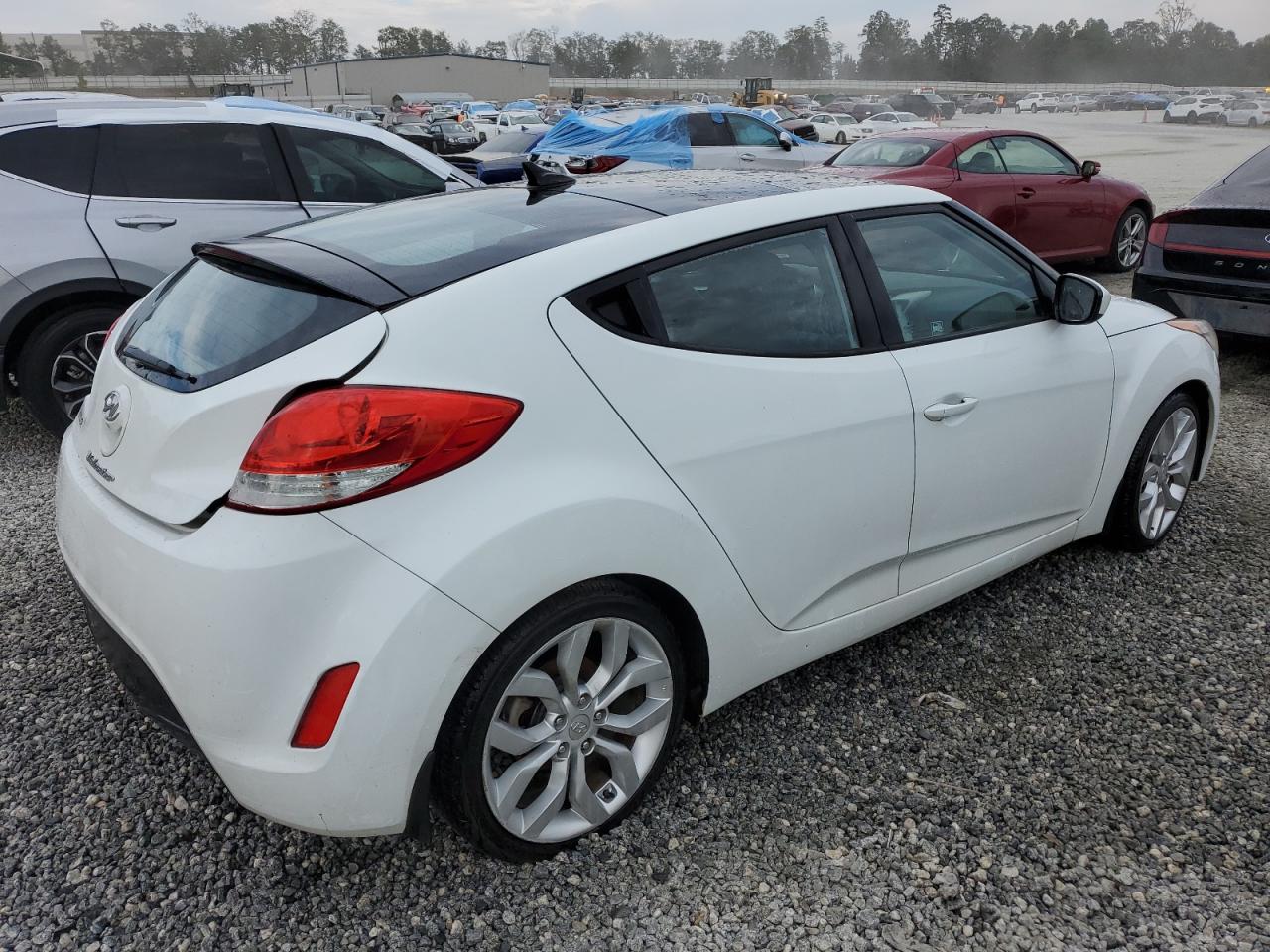 Lot #2909580369 2015 HYUNDAI VELOSTER