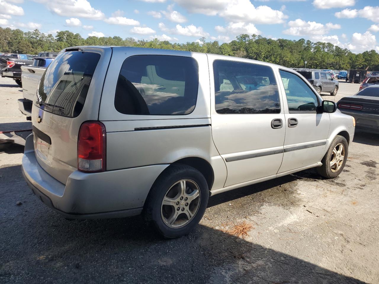 Lot #2945565076 2007 CHEVROLET UPLANDER L