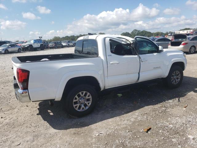 VIN 5TFAZ5CN8JX070823 2018 Toyota Tacoma, Double Cab no.3