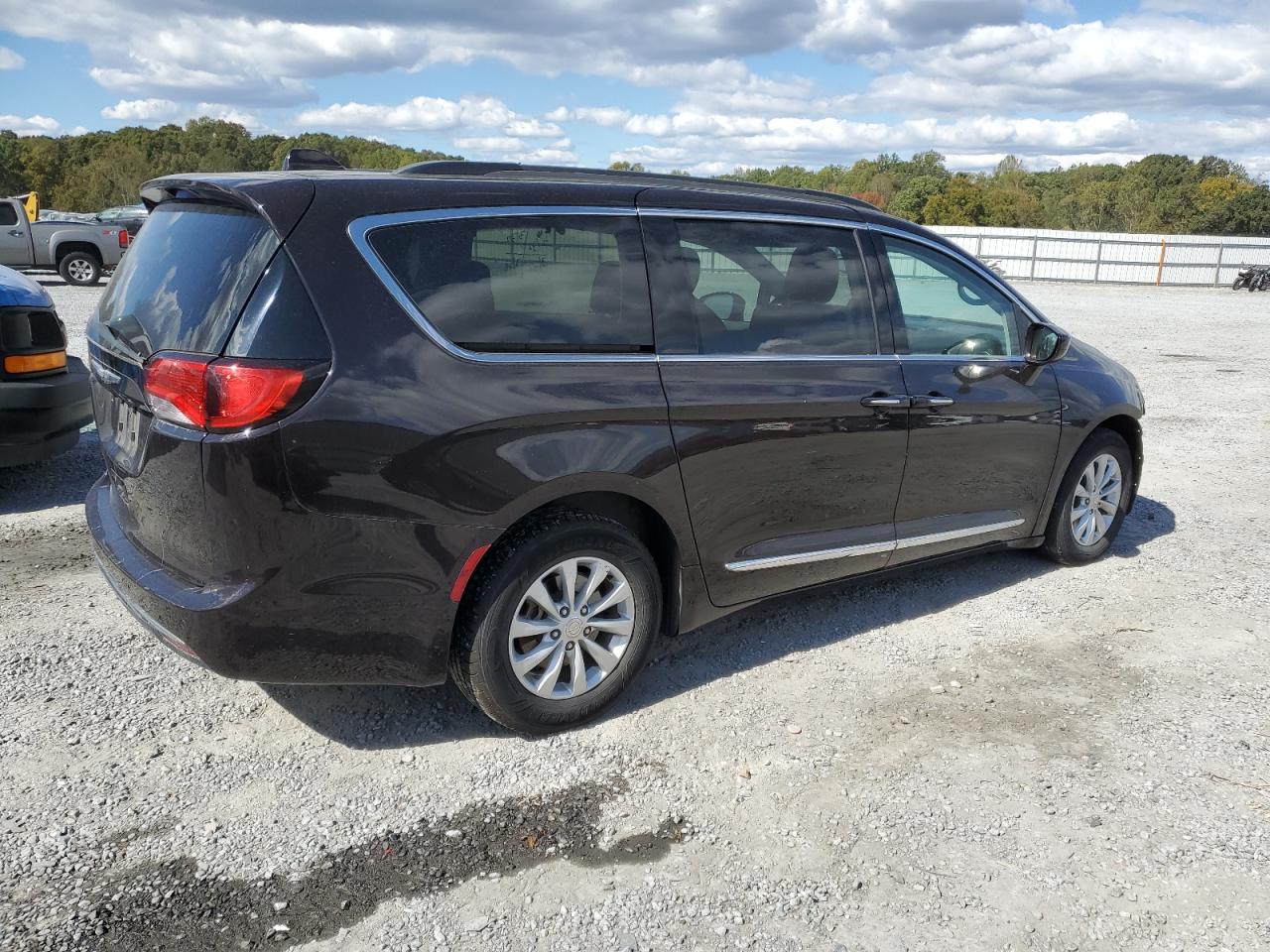 Lot #2924000136 2017 CHRYSLER PACIFICA T