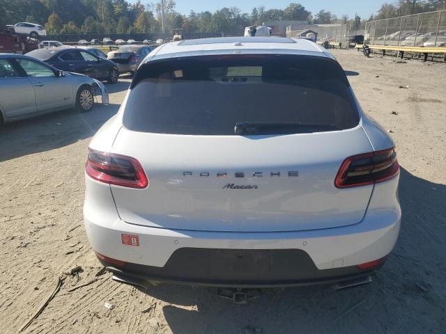 VIN WP1AA2A51HLB02827 2017 Porsche Macan no.6